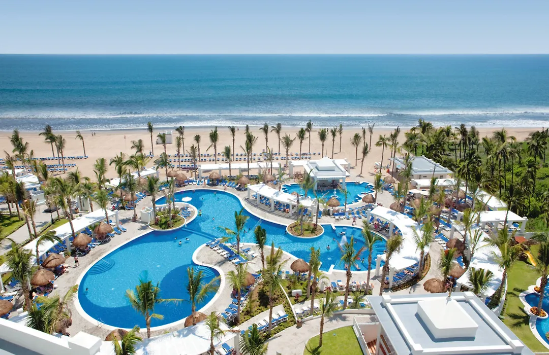 Hotel Riu Emerald Bay-1